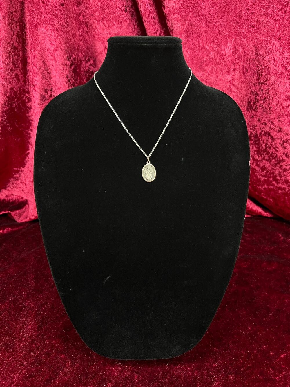 Vintage Silver Tone Pendant Necklace - Saint Francis Medal Religious Charm